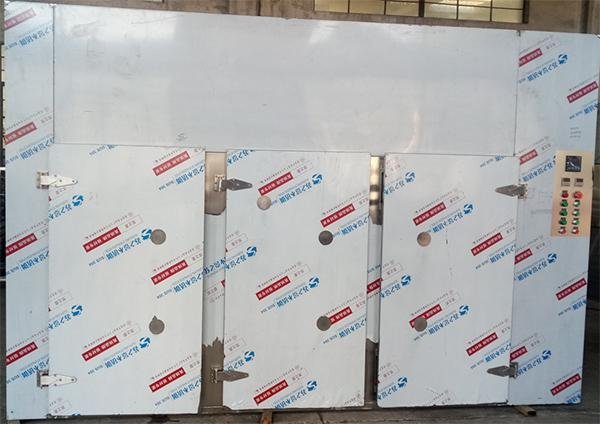 Fully enclosed hot air circulation oven